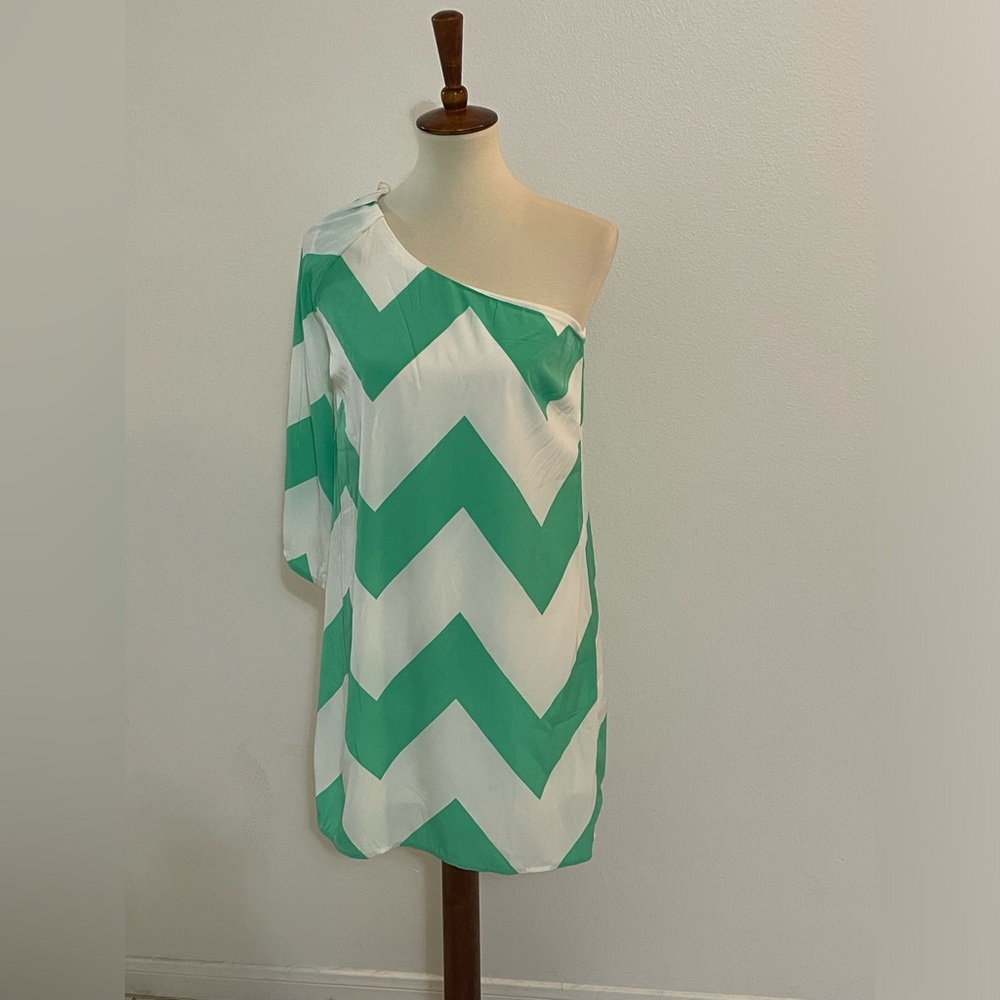 Green‎ and White Chevron Dress * Size Small * Pink Owl Apparel